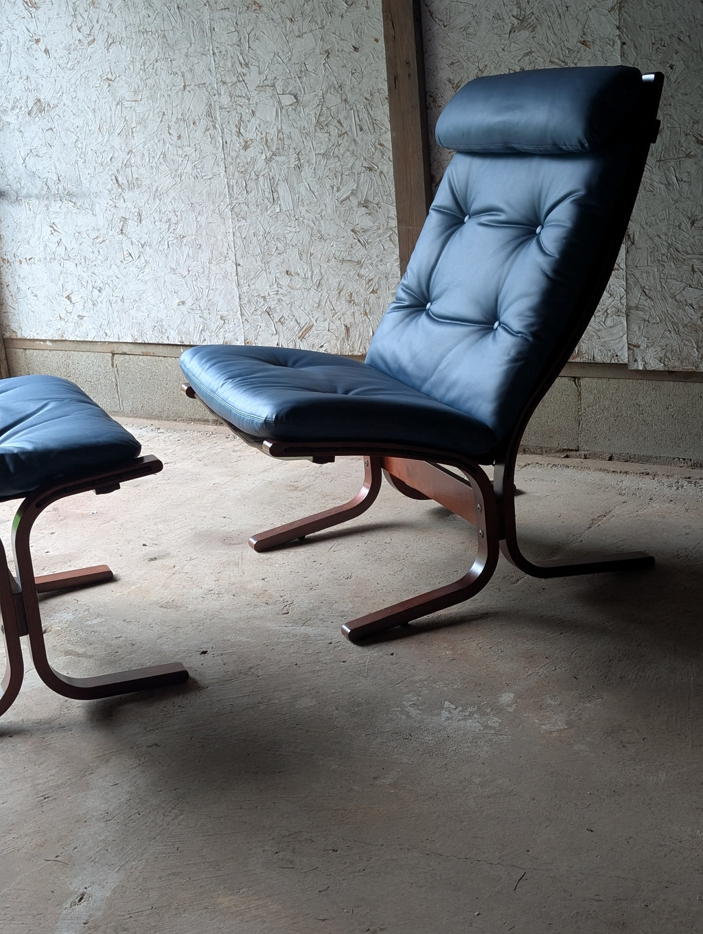 Siesta Chair and Ottoman