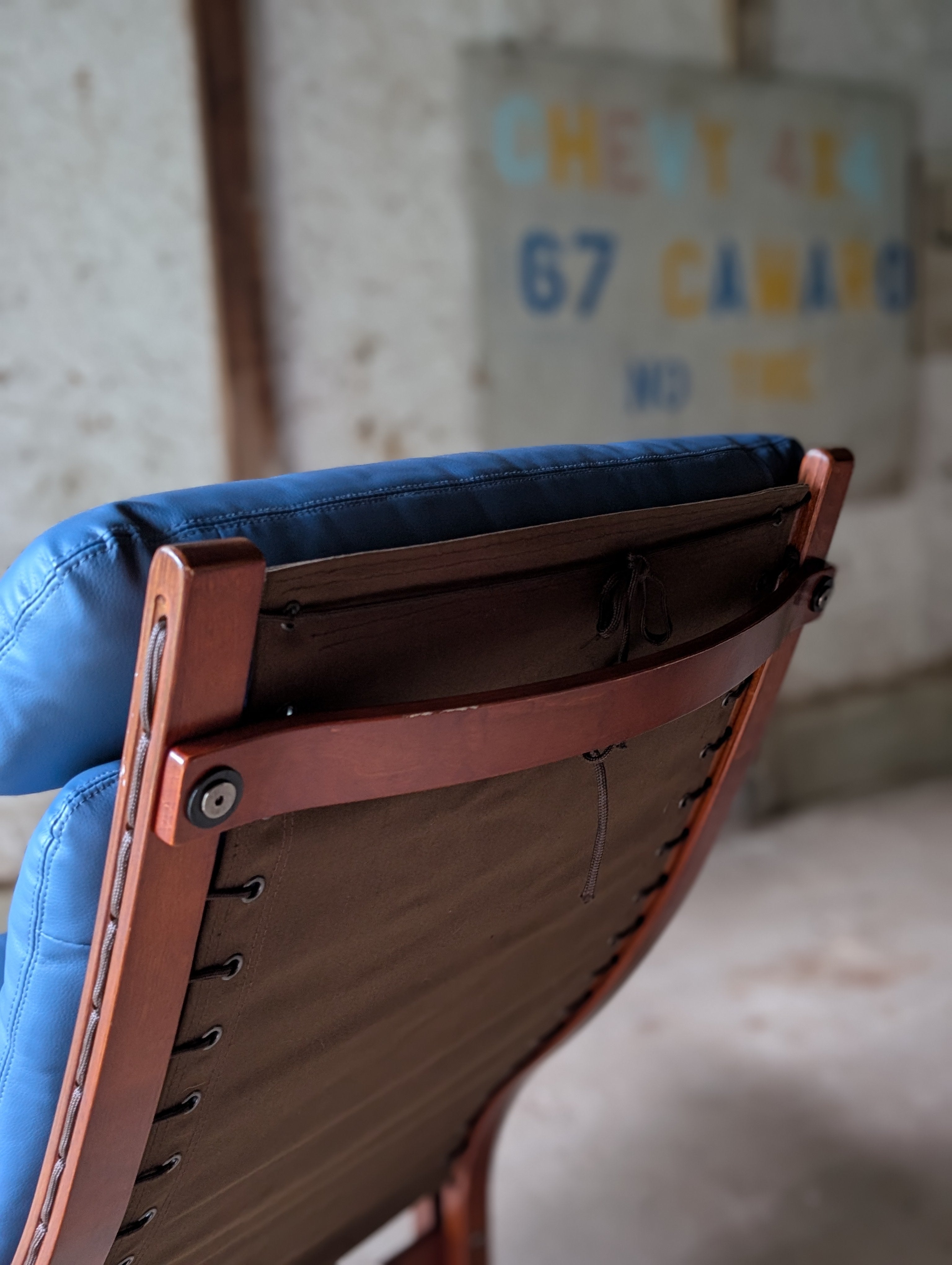 Siesta Chair and Ottoman